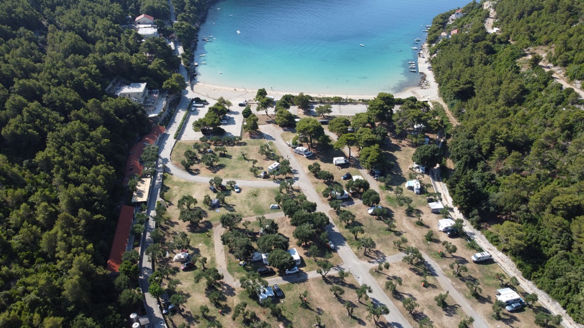 Písčitá pláž v Chorvatsku? Ojedinělé Prapratno (Táta)